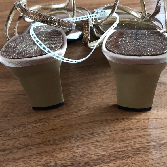 NWT Bandolino Sandals Size 8 1/2 - Picture 5 of 8